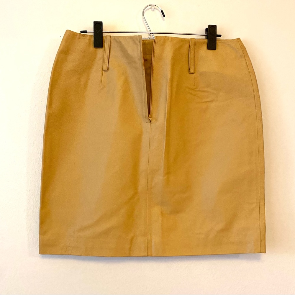 100% Leather Newport News Nude Colored Skirt - Picture 5 of 9